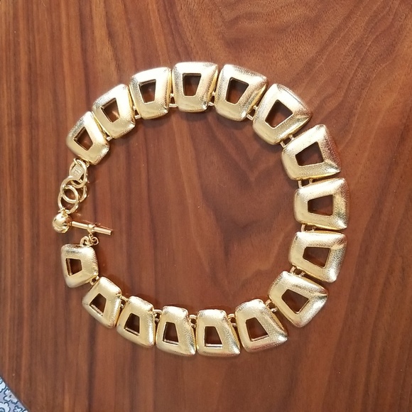 Gorgeous Anne Klein Statement Necklace - Picture 2 of 8